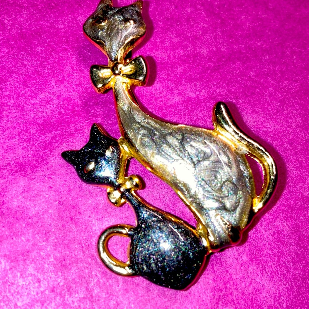 Vintage AAI Signed kitty cat brooch
